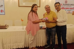 6ace3702-8883-41da-aaad-90f5f2cea4dd